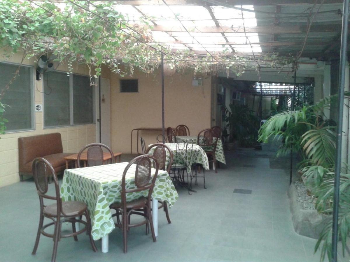 11Th Street Bed And Breakfast Bacolod Kültér fotó